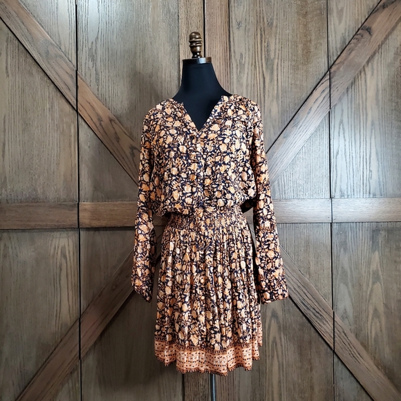 Faherty Dresses & Skirts - LAST CHANCE Faherty Dobby Dress Navy India Flora